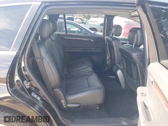 ✅ 2010 Mercedes-Benz R 350 • VIN: 4JGCB6FEXAA111157 • Lot: 43039591. Wystawiony na IAAI z przebiegiem 196 828 mil. Bezpłatny archiwum sprzedaży aukcyjnych z USA i szczegółowy raport historii pojazdu na DreamBid. Zdjęcie 8.