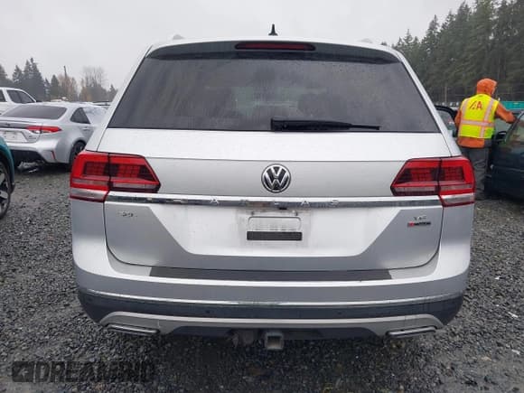 ✅ 2019 Volkswagen Atlas SEL • VIN: 1V2MR2CA0KC515250 • Lot: 43687678. Wystawiony na IAAI z przebiegiem 66 750 mil. Bezpłatny archiwum sprzedaży aukcyjnych z USA i szczegółowy raport historii pojazdu na DreamBid. Zdjęcie 16.