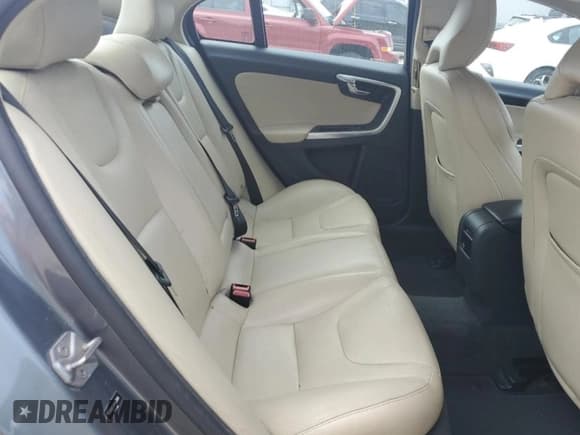 ✅ 2017 Volvo S60 Dynamic • VIN: YV126MFLXH2420164 • Лот: 70036445. Опубликован ранее на Copart с пробегом 170 194 миль. Бесплатный доступ к архиву аукционных продаж из США и подробный отчёт об истории автомобиля на DreamBid. Изображение 10.