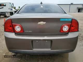 2012 Chevrolet Malibu 1LS z VIN 1G1ZB5E08CF189059, wystawiony jako Copart lot #64994054 z przebiegiem 144 789 mil mil oraz Szkoda całkowita • Salvage title. Historia ofert i sprzedaży dostępna na DreamBid. Obrazek 6.