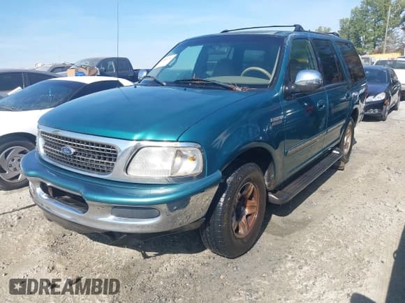 ✅ 1998 Ford Expedition XLT • VIN: 1FMRU17L2WLB58179 • Lot: 43658259. Wystawiony na IAAI z przebiegiem 198 401 mil. Bezpłatny archiwum sprzedaży aukcyjnych z USA i szczegółowy raport historii pojazdu na DreamBid. Zdjęcie 2.