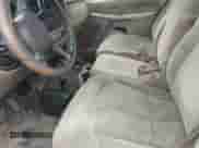 2002 Chevrolet Silverado 1500 LS z VIN 1GCEK14V02Z189954, wystawiony jako IAAI lot #42536149 z przebiegiem 223 924 mil mil oraz . Historia ofert i sprzedaży dostępna na DreamBid. Obrazek 5.