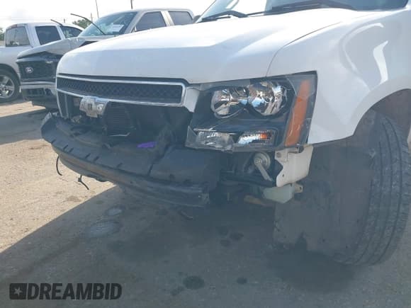 ✅ 2013 Chevrolet Tahoe Commercial • VIN: 1GNLC2E06DR273218 • Lot: 42459013. Wystawiony na IAAI z przebiegiem 181 495 mil. Bezpłatny archiwum sprzedaży aukcyjnych z USA i szczegółowy raport historii pojazdu na DreamBid. Zdjęcie 6.