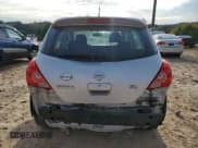 ✅ 2010 Nissan Versa SL • VIN: 3N1BC1CP2AL376365 • Lot: 81027935. Wystawiony na Copart z przebiegiem 87 788 mil. Bezpłatny archiwum sprzedaży aukcyjnych z USA i szczegółowy raport historii pojazdu na DreamBid. Zdjęcie 6.