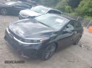 ✅ 2023 Kia Forte GT-Line • VIN: 3KPF54AD0PE612530 • Lot: 43182625. Wystawiony na IAAI z przebiegiem 28 780 mil. Bezpłatny archiwum sprzedaży aukcyjnych z USA i szczegółowy raport historii pojazdu na DreamBid. Zdjęcie 18.