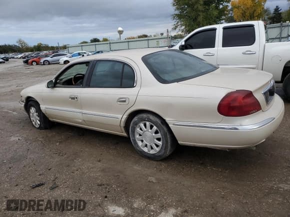 ✅ 2000 Lincoln Continental • VIN: 1LNHM97V3YY822233 • Lot: 78951144. Wystawiony na Copart z przebiegiem 226 132 mil. Bezpłatny archiwum sprzedaży aukcyjnych z USA i szczegółowy raport historii pojazdu na DreamBid. Zdjęcie 2.