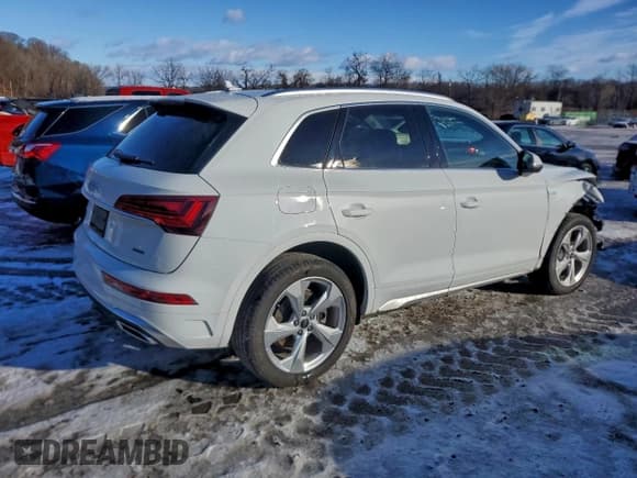 ✅ 2024 Audi Q5 S line Premium Plus • VIN: WA1EAAFY6R2069812 • Lot: 95293605. Listed on Copart with 26,623 mi. Free auction sales archive from the USA and detailed vehicle history report at DreamBid. Image 3.