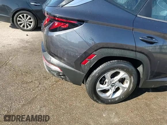 ✅ 2022 Hyundai Tucson SE • VIN: 5NMJA3AE3NH011062 • Lot: 72529744. Wystawiony na Copart z przebiegiem 17 030 mil. Bezpłatny archiwum sprzedaży aukcyjnych z USA i szczegółowy raport historii pojazdu na DreamBid. Zdjęcie 15.