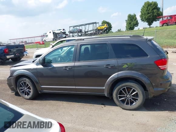 ✅ 2018 Dodge Journey SE • VIN: 3C4PDCAB2JT443338 • Lot: 43000435. Wystawiony na IAAI z przebiegiem 117 483 mil. Bezpłatny archiwum sprzedaży aukcyjnych z USA i szczegółowy raport historii pojazdu na DreamBid. Zdjęcie 14.