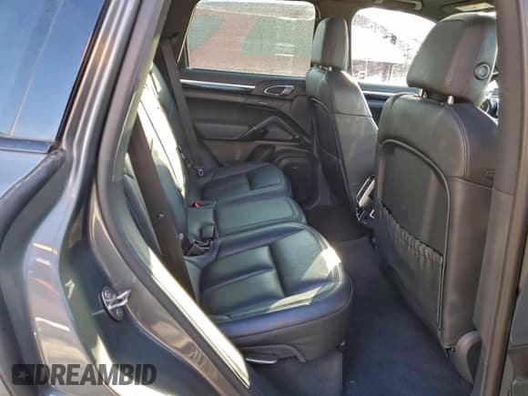 ✅ 2016 Porsche Cayenne S • VIN: WP1AB2A27GLA95643 • Lot: 93817755. Listed on Copart with 157,667 mi. Free auction sales archive from the USA and detailed vehicle history report at DreamBid. Image 10.