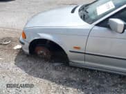 ✅ 2001 BMW 3 Series 325i • VIN: WBAAV334X1EE25753 • Lot: 42725715. Wystawiony na IAAI z przebiegiem 196 189 mil. Bezpłatny archiwum sprzedaży aukcyjnych z USA i szczegółowy raport historii pojazdu na DreamBid. Zdjęcie 6.