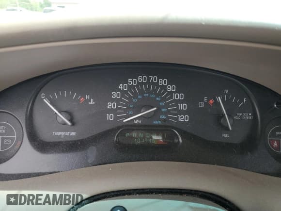 ✅ 2005 Buick Century Custom • VIN: 2G4WS52J151177249 • Лот: 60096005. Опубликован ранее на Copart с пробегом 101 746 миль. Бесплатный доступ к архиву аукционных продаж из США и подробный отчёт об истории автомобиля на DreamBid. Изображение 9.