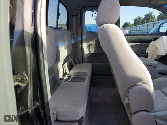 ✅ 2005 Toyota Tacoma PreRunner • VIN: 5TETX62N85Z024039 • Lot: 51767075. Wystawiony na Copart z przebiegiem 229 169 mil. Bezpłatny archiwum sprzedaży aukcyjnych z USA i szczegółowy raport historii pojazdu na DreamBid. Zdjęcie 11.