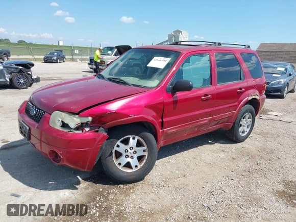 ✅ 2005 Ford Escape Limited • VIN: 1FMCU04155KA07389 • Lot: 42646492. Listed on IAAI with 106,015 mi. Free auction sales archive from the USA and detailed vehicle history report at DreamBid. Image 2.
