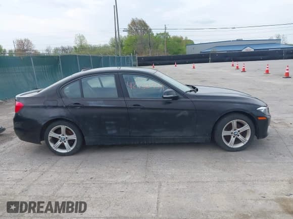 ✅ 2015 BMW 3 Series 328i • VIN: WBA3A5G57FNS87368 • Lot: 42132939. Listed on IAAI with 115,289 mi. Free auction sales archive from the USA and detailed vehicle history report at DreamBid. Image 13.