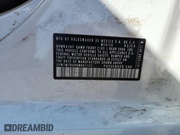 ✅ 2024 Volkswagen Jetta SE • VIN: 3VW7M7BU9RM051127 • Lot: 86662665. Wystawiony na Copart z przebiegiem Nie podano. Bezpłatny archiwum sprzedaży aukcyjnych z USA i szczegółowy raport historii pojazdu na DreamBid. Zdjęcie 12.