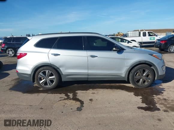 ✅ 2015 Hyundai Santa Fe Limited • VIN: KM8SRDHF1FU116691 • Лот: 43631175. Опубликован ранее на IAAI с пробегом 130 323 миль. Бесплатный доступ к архиву аукционных продаж из США и подробный отчёт об истории автомобиля на DreamBid. Изображение 13.