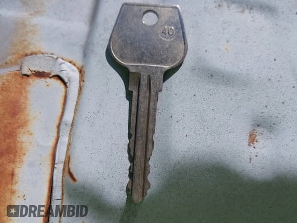 ✅ 1986 Mazda B-Series • VIN: JM2UF2110G0638127 • Lot: 42004462. Wystawiony na IAAI z przebiegiem 228 578 mil. Bezpłatny archiwum sprzedaży aukcyjnych z USA i szczegółowy raport historii pojazdu na DreamBid. Zdjęcie 11.