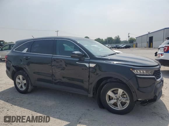 ✅ 2023 Kia Sorento LX • VIN: 5XYRGDLC8PG243933 • Lot: 67940805. Listed on Copart with 48,277 mi. Free auction sales archive from the USA and detailed vehicle history report at DreamBid. Image 4.