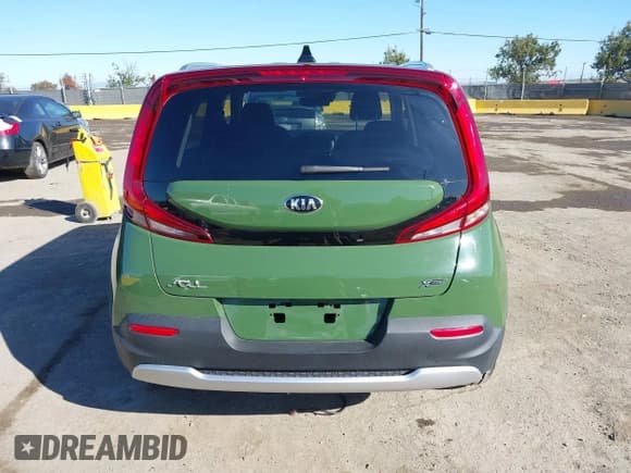 ✅ 2021 Kia Soul S • VIN: KNDJ23AU5M7130970 • Lot: 43427163. Listed on IAAI with 24,342 mi. Free auction sales archive from the USA and detailed vehicle history report at DreamBid. Image 17.