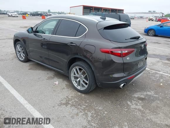 ✅ 2018 Alfa Romeo Stelvio Ti • VIN: ZASFAKBN0J7B94301 • Lot: 42248108. Wystawiony na IAAI z przebiegiem 89 485 mil. Bezpłatny archiwum sprzedaży aukcyjnych z USA i szczegółowy raport historii pojazdu na DreamBid. Zdjęcie 3.