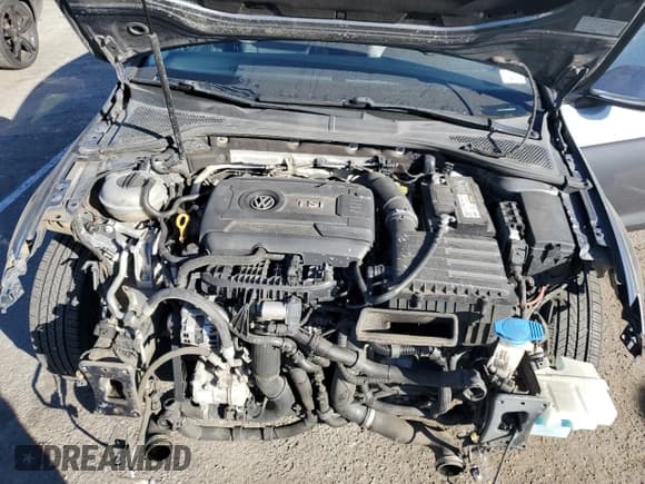 ✅ 2015 Volkswagen Golf TSI SE • VIN: 3VWC17AU7FM505881 • Lot: 90116475. Listed on Copart with 129,434 mi. Free auction sales archive from the USA and detailed vehicle history report at DreamBid. Image 11.