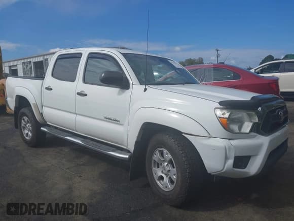 ✅ 2015 Toyota Tacoma PreRunner • VIN: 5TFJX4GN3FX050559 • Lot: 43235747. Wystawiony na IAAI z przebiegiem 136 421 mil. Bezpłatny archiwum sprzedaży aukcyjnych z USA i szczegółowy raport historii pojazdu na DreamBid. Zdjęcie 13.