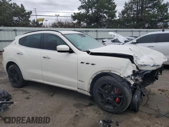 ✅ 2018 Maserati Levante S GranSport • VIN: ZN661YUS6JX268494 • Лот: 47846155. Опубликован ранее на Copart с пробегом 106 016 миль. Бесплатный доступ к архиву аукционных продаж из США и подробный отчёт об истории автомобиля на DreamBid. Изображение 4.