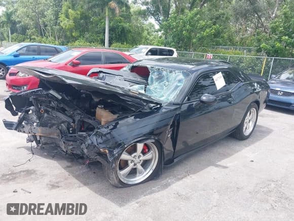 ✅ 2012 Dodge Challenger R/T • VIN: 2C3CDYBT5CH286004 • Lot: 40277418. Wystawiony na IAAI z przebiegiem Nie podano. Bezpłatny archiwum sprzedaży aukcyjnych z USA i szczegółowy raport historii pojazdu na DreamBid. Zdjęcie 2.