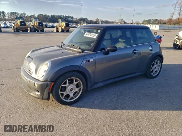 ✅ 2005 MINI Hardtop S • VIN: WMWRE33495TD95911 • Lot: 94474095. Wystawiony na Copart z przebiegiem 93 568 mil. Bezpłatny archiwum sprzedaży aukcyjnych z USA i szczegółowy raport historii pojazdu na DreamBid. Zdjęcie 1.