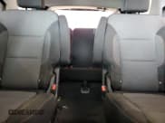 ✅ 2019 Chevrolet Traverse LT Cloth • VIN: 1GNEVGKW0KJ196379 • Lot: 70103525. Wystawiony na Copart z przebiegiem 80 339 mil. Bezpłatny archiwum sprzedaży aukcyjnych z USA i szczegółowy raport historii pojazdu na DreamBid. Zdjęcie 10.