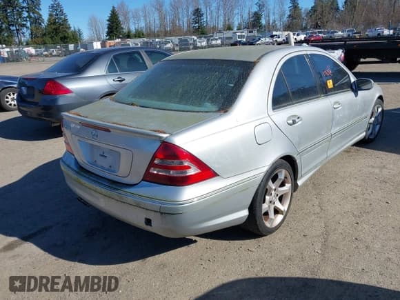 ✅ 2007 Mercedes-Benz C 230 Sport • VIN: WDBRF52H77F920266 • Lot: 41692735. Wystawiony na IAAI z przebiegiem Nie podano. Bezpłatny archiwum sprzedaży aukcyjnych z USA i szczegółowy raport historii pojazdu na DreamBid. Zdjęcie 4.