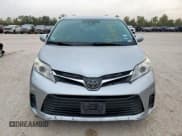 ✅ 2019 Toyota Sienna LE • VIN: 5TDKZ3DC3KS976374 • Lot: 93693165. Listed on Copart with 343,637 mi. Free auction sales archive from the USA and detailed vehicle history report at DreamBid. Image 5.