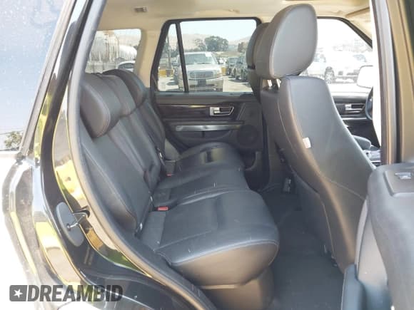 ✅ 2011 Land Rover Range Rover Sport HSE • VIN: SALSF2D49BA282662 • Lot: 42633272. Listed on IAAI with 157,581 mi. Free auction sales archive from the USA and detailed vehicle history report at DreamBid. Image 8.