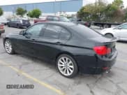 ✅ 2013 BMW 3 Series 328i • VIN: WBA3C1G52DNR47221 • Lot: 42818436. Wystawiony na IAAI z przebiegiem 131 021 mil. Bezpłatny archiwum sprzedaży aukcyjnych z USA i szczegółowy raport historii pojazdu na DreamBid. Zdjęcie 3.
