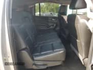 ✅ 2018 Chevrolet Suburban LT • VIN: 1GNSKHKC0JR380860 • Lot: 71195434. Wystawiony na Copart z przebiegiem 69 452 mil. Bezpłatny archiwum sprzedaży aukcyjnych z USA i szczegółowy raport historii pojazdu na DreamBid. Zdjęcie 12.