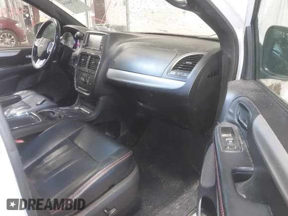 ✅ 2015 Dodge Grand Caravan R/T • VIN: 2C4RDGEG2FR641160 • Lot: 43766014. Listed on IAAI with 192,251 mi. Free auction sales archive from the USA and detailed vehicle history report at DreamBid. Image 5.