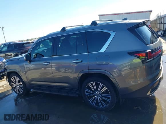 ✅ 2024 Lexus LX 600 Luxury • VIN: JTJGB7CX3R4066099 • Lot: 43623380. Listed on IAAI with 9,180 mi. Free auction sales archive from the USA and detailed vehicle history report at DreamBid. Image 15.