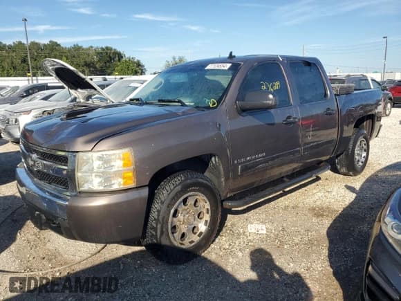 ✅ 2007 Chevrolet Silverado 1500 1LT • VIN: 2GCEC13J371522840 • Lot: 77124554. Listed on Copart with 236,284 mi. Free auction sales archive from the USA and detailed vehicle history report at DreamBid. Image 1.