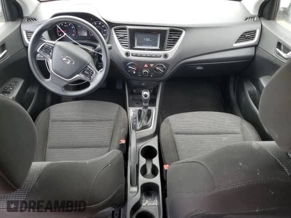 2020 Hyundai Accent SE z VIN 3KPC24A66LE126554, wystawiony jako Copart lot #49970994 z przebiegiem 92 061 mil mil oraz . Historia ofert i sprzedaży dostępna na DreamBid. Obrazek 8.