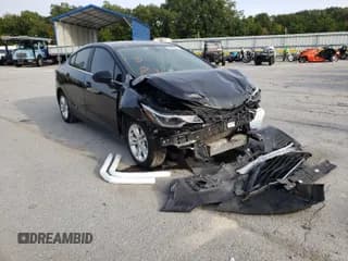 ✅ 2019 Chevrolet Cruze LT • VIN: 1G1BE5SM5K7100198 • Lot: 58836751. Listed on Copart with 31,354 mi. Free auction sales archive from the USA and detailed vehicle history report at DreamBid. Image 1.