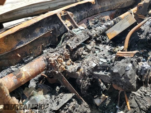 ✅ 2001 Ford F-250 XL • VIN: 1FTNW20S11EA57121 • Lot: 65075685. Listed on Copart with Not provided. Free auction sales archive from the USA and detailed vehicle history report at DreamBid. Image 9.