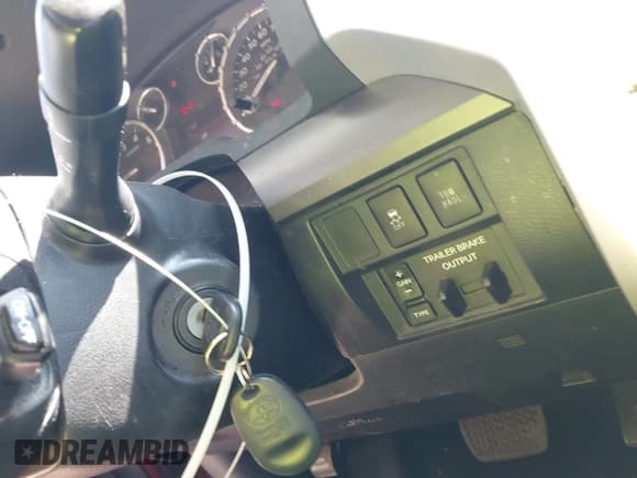 ✅ 2017 Toyota Tundra SR5 • VIN: 5TFEW5F19HX228776 • Лот: 43440954. Опубликован ранее на IAAI с пробегом 188 561 миль. Бесплатный доступ к архиву аукционных продаж из США и подробный отчёт об истории автомобиля на DreamBid. Изображение 11.