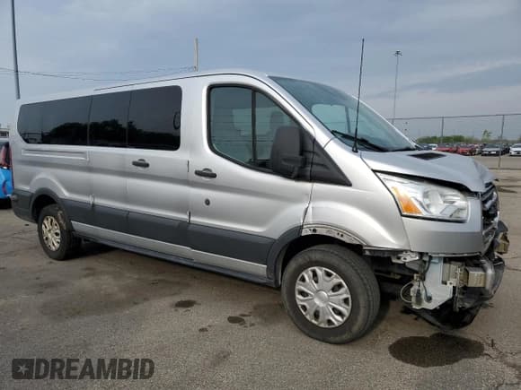✅ 2015 Ford Transit XL • VIN: 1FBZX2ZM7FKA38833 • Lot: 55867315. Wystawiony na Copart z przebiegiem 133 711 mil. Bezpłatny archiwum sprzedaży aukcyjnych z USA i szczegółowy raport historii pojazdu na DreamBid. Zdjęcie 4.