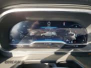 ✅ 2023 Chevrolet Suburban Premier • VIN: 1GNSKFKDXPR331977 • Lot: 80041644. Wystawiony na Copart z przebiegiem 56 981 mil. Bezpłatny archiwum sprzedaży aukcyjnych z USA i szczegółowy raport historii pojazdu na DreamBid. Zdjęcie 9.