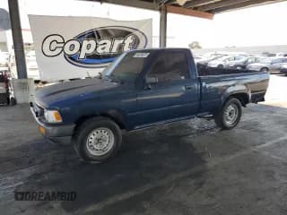 ✅ 1990 Toyota Pickup • VIN: JT4RN81A2L0052829 • Lot: 64253875. Wystawiony na Copart z przebiegiem 220 265 mil. Bezpłatny archiwum sprzedaży aukcyjnych z USA i szczegółowy raport historii pojazdu na DreamBid. Zdjęcie 1.