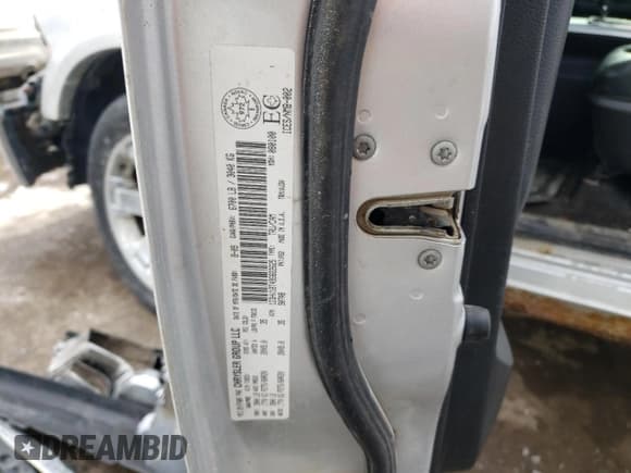 ✅ 2009 Dodge 1500 SLT • VIN: 1D3HV18T49S822625 • Lot: 89090935. Wystawiony na Copart z przebiegiem 255 919 mil. Bezpłatny archiwum sprzedaży aukcyjnych z USA i szczegółowy raport historii pojazdu na DreamBid. Zdjęcie 13.