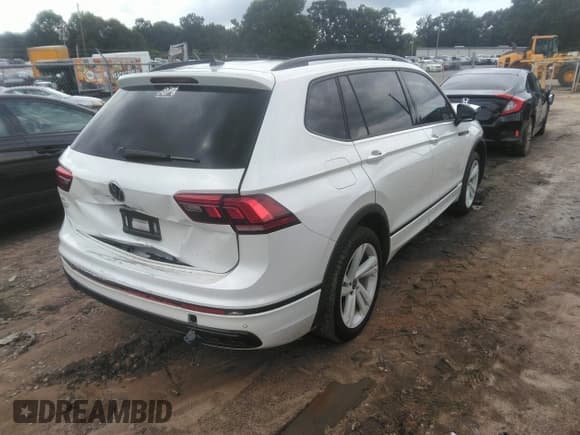 ✅ 2024 Volkswagen Tiguan SE R-Line Black • VIN: 3VVCB7AX3RM077940 • Lot: 42970403. Listed on IAAI with 9,018 mi. Free auction sales archive from the USA and detailed vehicle history report at DreamBid. Image 4.
