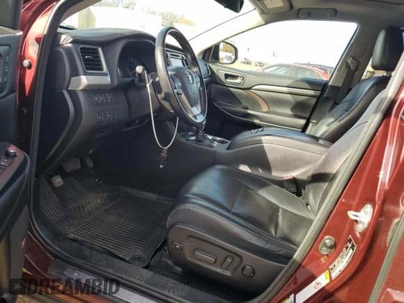 ✅ 2018 Toyota Highlander Limited Platinum • VIN: 5TDDZRFH3JS835596 • Lot: 90018335. Wystawiony na Copart z przebiegiem 104 900 mil. Bezpłatny archiwum sprzedaży aukcyjnych z USA i szczegółowy raport historii pojazdu na DreamBid. Zdjęcie 7.