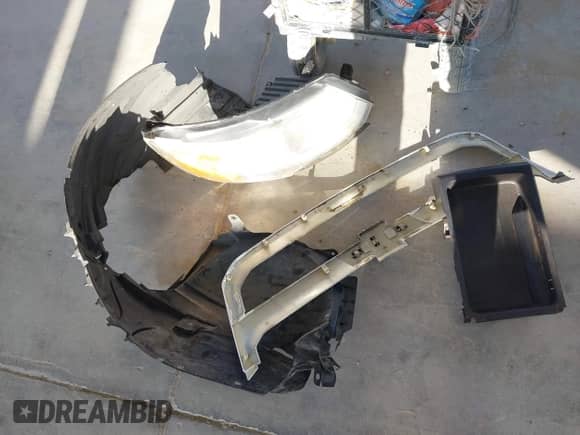 2015 Chevrolet City Express Cargo LT z VIN 3N63M0ZN6FK694790, wystawiony jako IAAI lot #42118264 z przebiegiem 82 991 mil mil oraz . Historia ofert i sprzedaży dostępna na DreamBid. Obrazek 12.